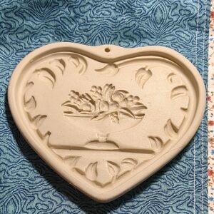 Vintage 1999 Pampered Chef Come To The Table Heart Cookie Mold